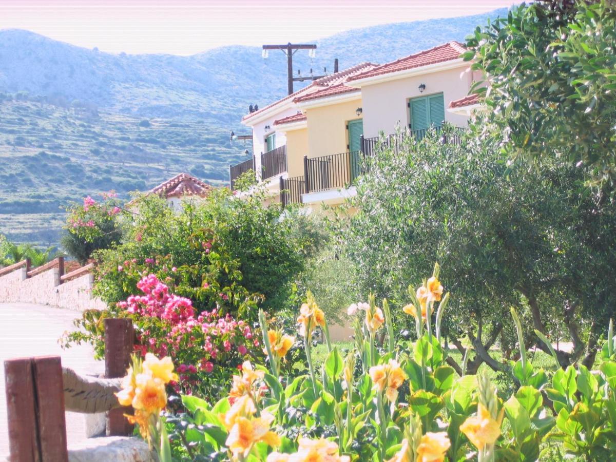 Livadaki Village Hotel Skala  ภายนอก รูปภาพ