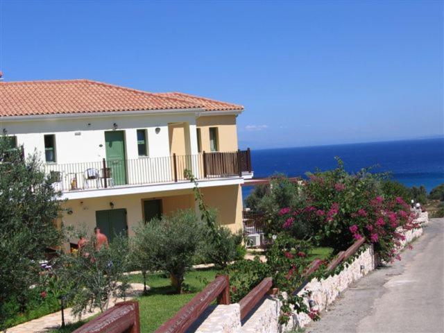 Livadaki Village Hotel Skala  ภายนอก รูปภาพ