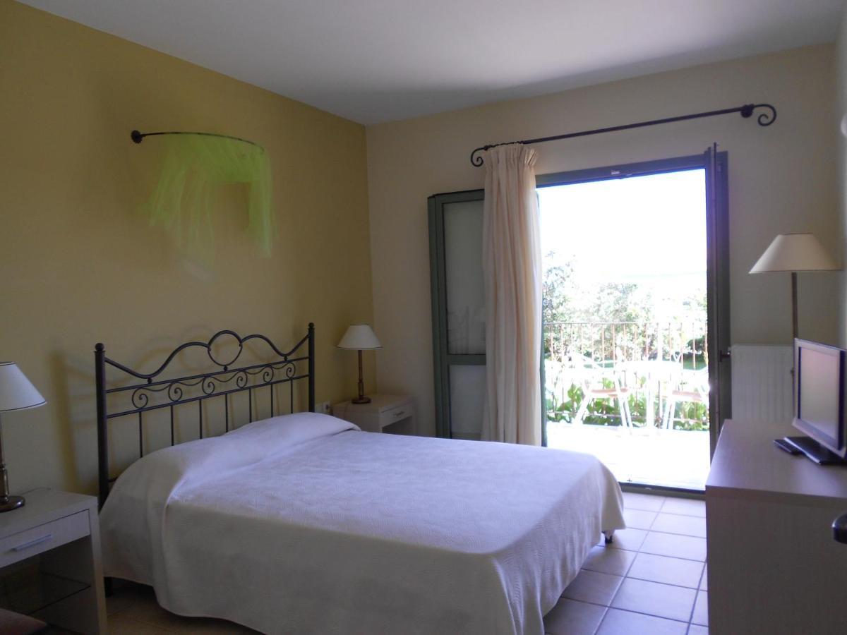 Livadaki Village Hotel Skala  ภายนอก รูปภาพ